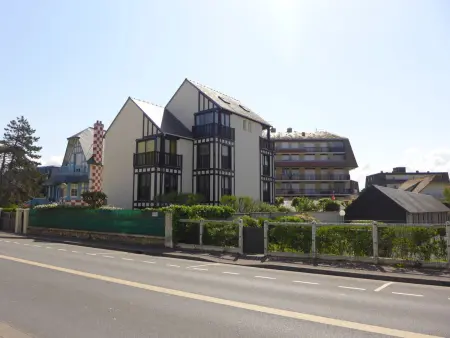 Appartement Kennedy à 15 m de la plage, Villers sur Mer : photo 16