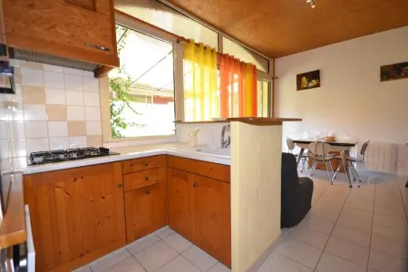 Maison familiale à Lanas avec piscine chauffée et trampoline : photo 2