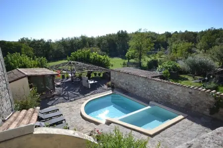 Maison familiale à Lanas avec piscine chauffée et trampoline : photo 7