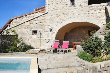 Maison familiale à Lanas avec piscine chauffée et trampoline : photo 8