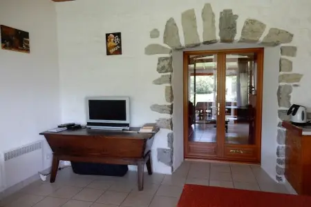 Maison familiale à Lanas avec piscine chauffée et trampoline : photo 11