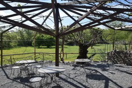 Maison familiale à Lanas avec piscine chauffée et trampoline : photo 12