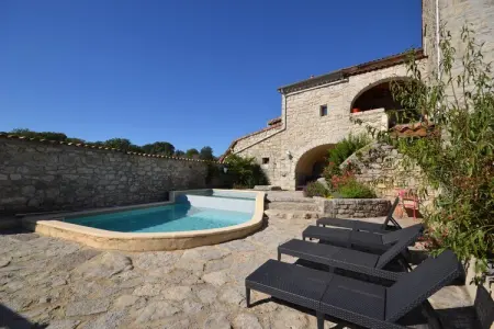 Maison familiale à Lanas avec piscine chauffée et trampoline : photo 15