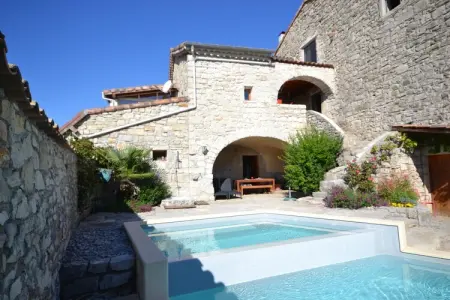 Maison familiale à Lanas avec piscine chauffée et trampoline : photo 19