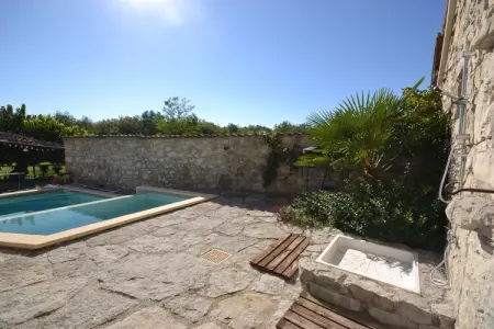 Maison familiale à Lanas avec piscine chauffée et trampoline : photo 37