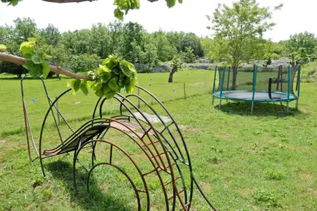 Maison familiale à Lanas avec piscine chauffée et trampoline : photo 40