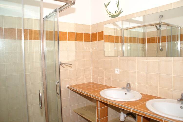 Maison 8 personnes sur colline boisée à Beaulieu - Photo 12