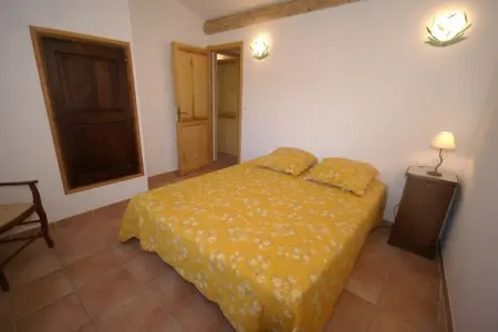 Maison 8 personnes sur colline boisée à Beaulieu