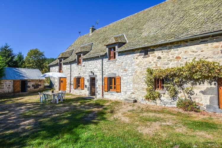 Maison Connor à Neuvéglise, 6 pers., terrasse et jardin - Photo 1