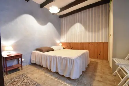 Maison 1 chambre avec jardin privé à Berbiguières : photo 4