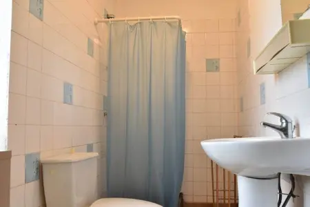 Maison 1 chambre avec jardin privé à Berbiguières : photo 11