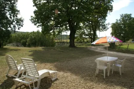 Maison 1 chambre avec jardin privé à Berbiguières : photo 12