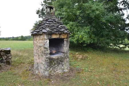 Maison 1 chambre avec jardin privé à Berbiguières : photo 15