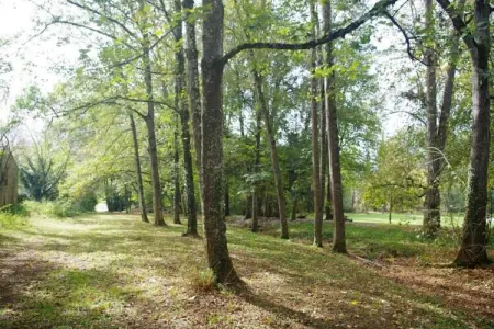 Maison 1 chambre avec jardin privé à Berbiguières : photo 28