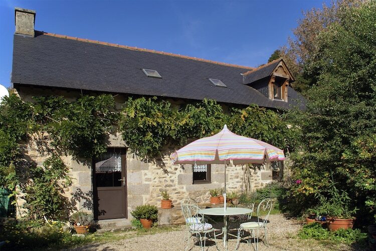 Maison bretonne avec jardin et barbecue à Querrien - Photo 1