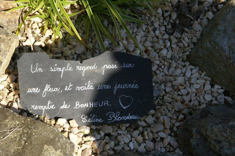 Maison bretonne rénovée avec jardin et étang à Querrien - Photo 31