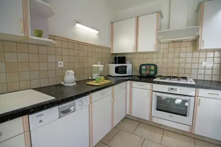Maison de vacances - LÉDENON, Villa à Lédenon avec piscine privée - Photo 7
