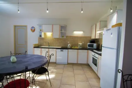 Maison de vacances - LÉDENON, Villa à Lédenon avec piscine privée - Photo 8