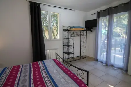 Maison de vacances - LÉDENON, Villa à Lédenon avec piscine privée - Photo 10