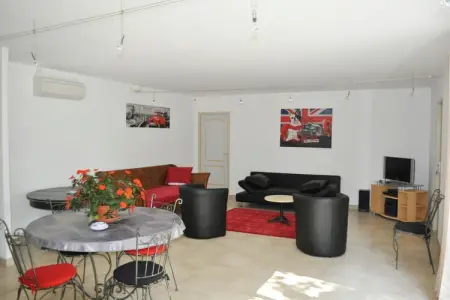 Maison de vacances - LÉDENON, Villa à Lédenon avec piscine privée - Photo 32