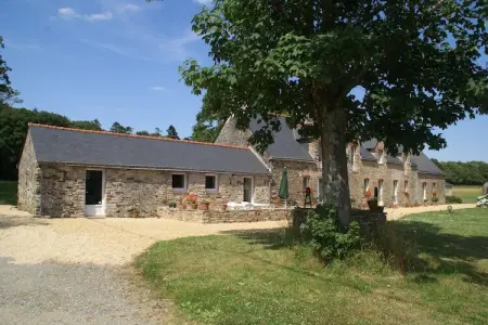 Maison a 3km de la plage, Maison de vacances spacieuse avec étang clôturé - Photo 1