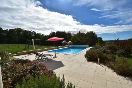 Maison Les Gunies - Piscine privée & jardin pour enfants : photo 6
