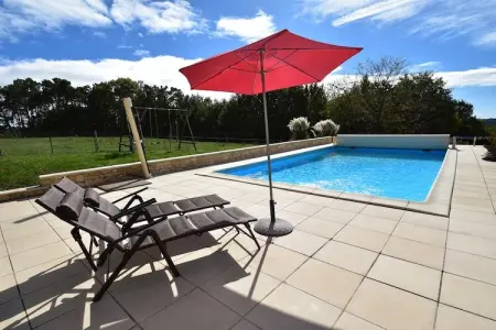 Maison Les Gunies - Piscine privée & jardin pour enfants : photo 7