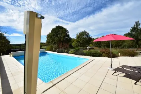 Maison Les Gunies - Piscine privée & jardin pour enfants : photo 8