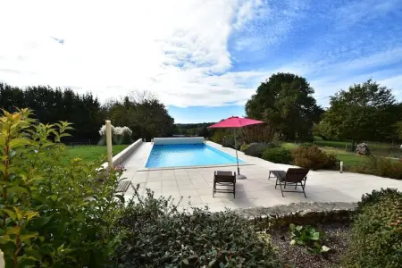 Maison Les Gunies - Piscine privée & jardin pour enfants : photo 9