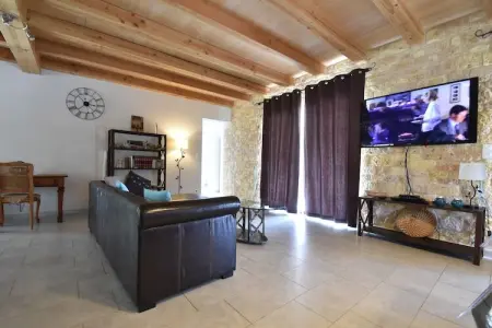 Maison Les Gunies - Piscine privée & jardin pour enfants : photo 11