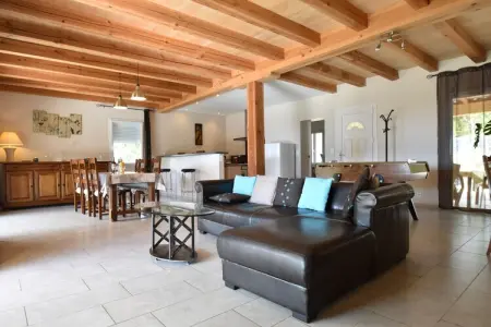 Maison Les Gunies - Piscine privée & jardin pour enfants : photo 13