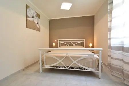 Maison Les Gunies - Piscine privée & jardin pour enfants : photo 19