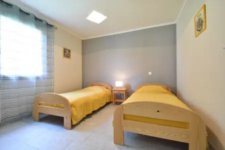 Maison Les Gunies - Piscine privée & jardin pour enfants : photo 21