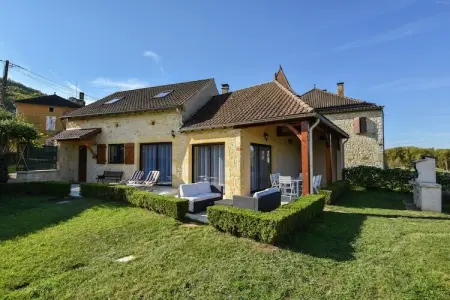 Location maison à Montclera, Maison de vacances à Montcléra avec barbecue