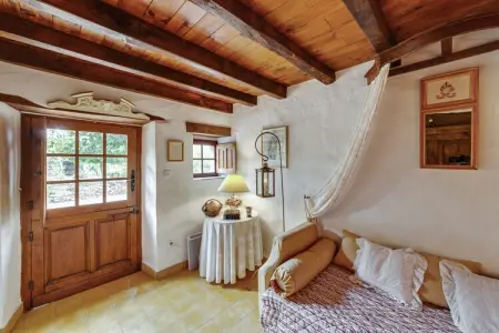 Maison XVIe siècle Saint Laurent-des-Mortiers, jardin fleuri : photo 6