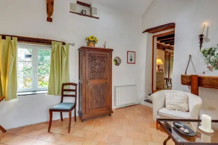 Maison XVIe siècle Saint Laurent-des-Mortiers, jardin fleuri : photo 8