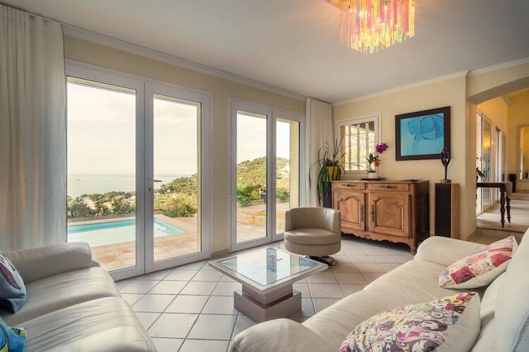 Villa 4 chambres Hyères, piscine chauffée à 3 km de la plage - Photo 3