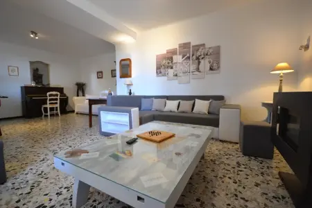 Maison avec piscine privée et vue panoramique à Pertuis : photo 2
