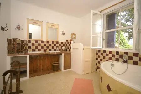 Maison avec piscine privée et vue panoramique à Pertuis : photo 28
