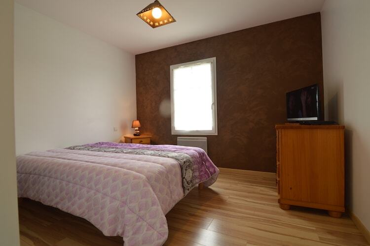 Maison 2 chambres avec terrasse à 8 km de la plage - Photo 5