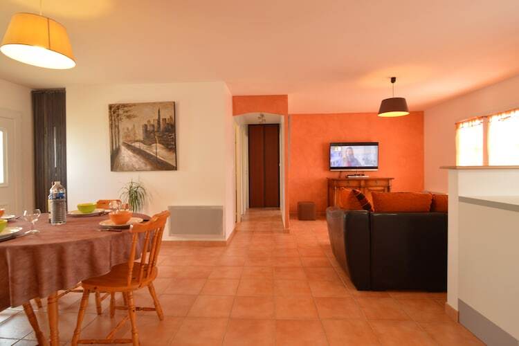 Maison 2 chambres avec terrasse à 8 km de la plage - Photo 9
