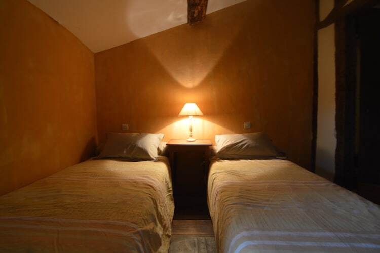 Manoir du XVe siècle avec piscine privée à Lencloître - Photo 26