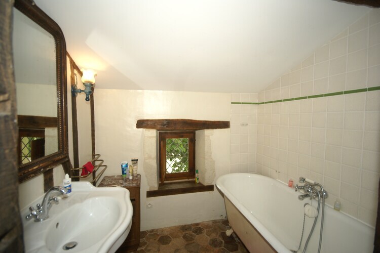 Manoir du XVe siècle avec piscine privée à Lencloître - Photo 27