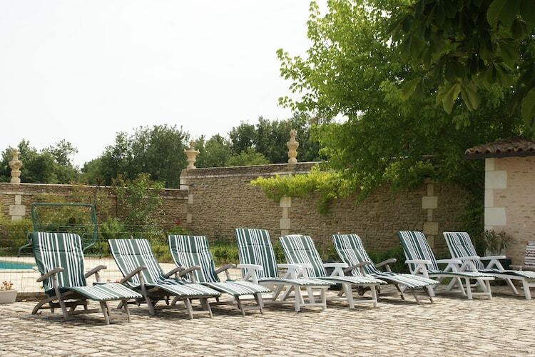 Manoir du XVe siècle avec piscine privée à Lencloître - Photo 37