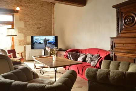 Manoir du XVe siècle avec piscine privée à Lencloître : photo 3