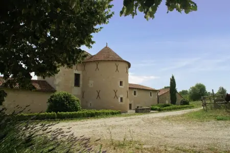 Manoir du XVe siècle avec piscine privée à Lencloître : photo 8