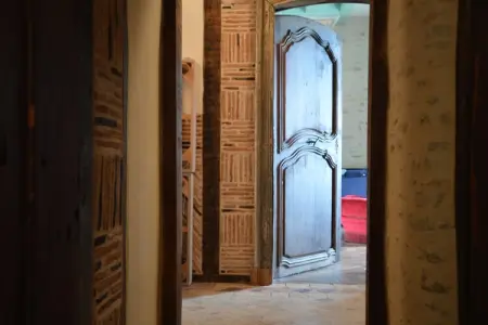 Manoir du XVe siècle avec piscine privée à Lencloître : photo 18