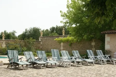 Manoir du XVe siècle avec piscine privée à Lencloître : photo 40