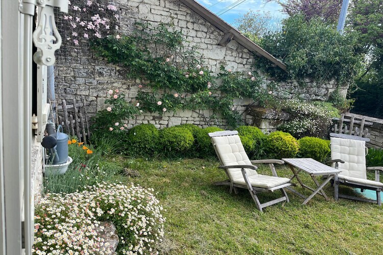 Maison mitoyenne Sossay, jardin et terrasse vue prairie - Photo 35