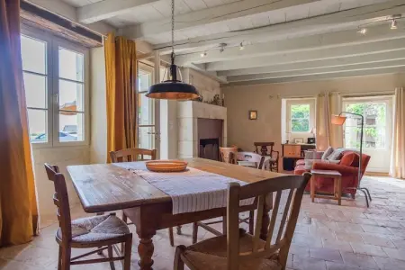 Maison mitoyenne Sossay, jardin et terrasse vue prairie : photo 8